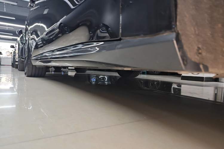 Used Nio ET5T 2024 75kWh Touring Right Side Sill