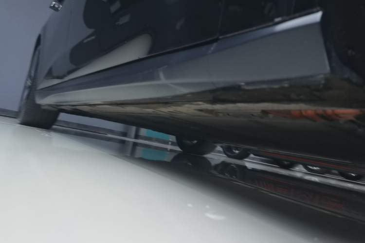 Used Nio ET5T 2024 75kWh Touring Right Side Sill
