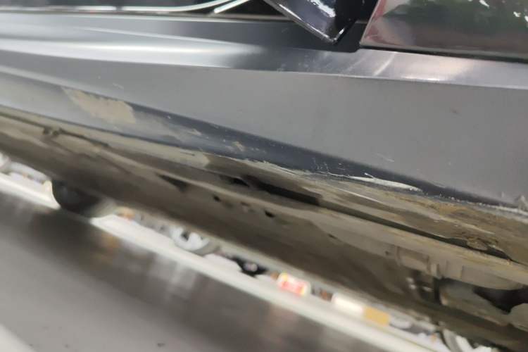 Used Nio ET5T 2024 75kWh Touring Right Side Sill