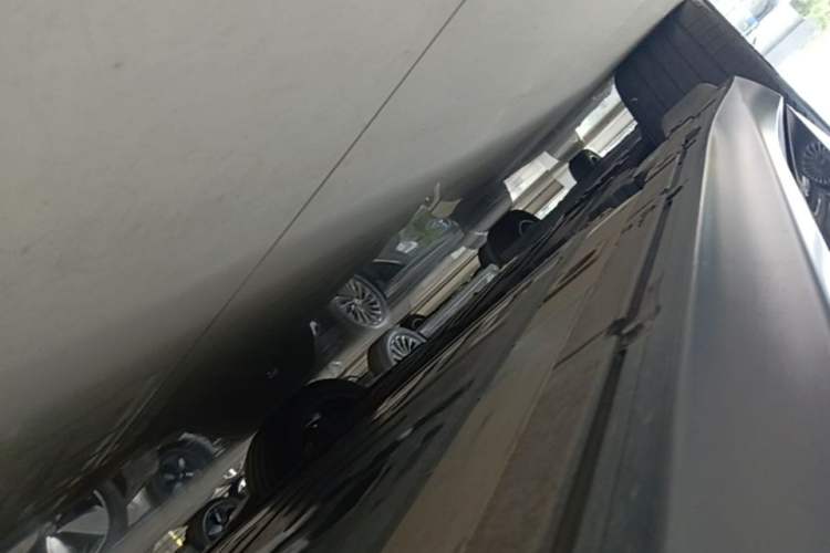 Used Nio ET5T 2024 75kWh Touring Right Side Sill