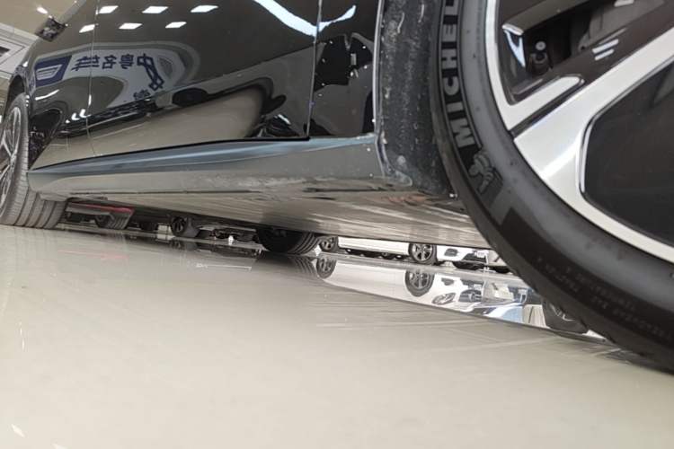 Used Nio ET5T 2024 75kWh Touring Right Side Sill