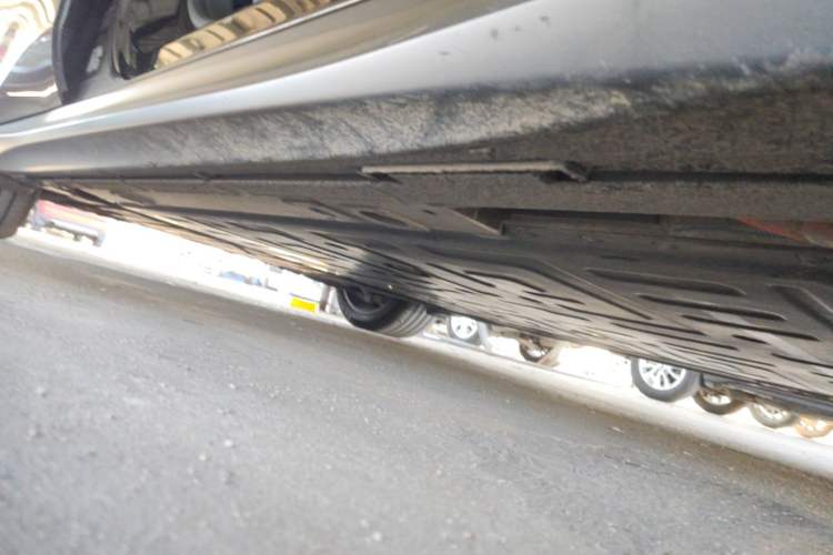 Used Nio ET5T 2024 75kWh Touring Right Side Sill