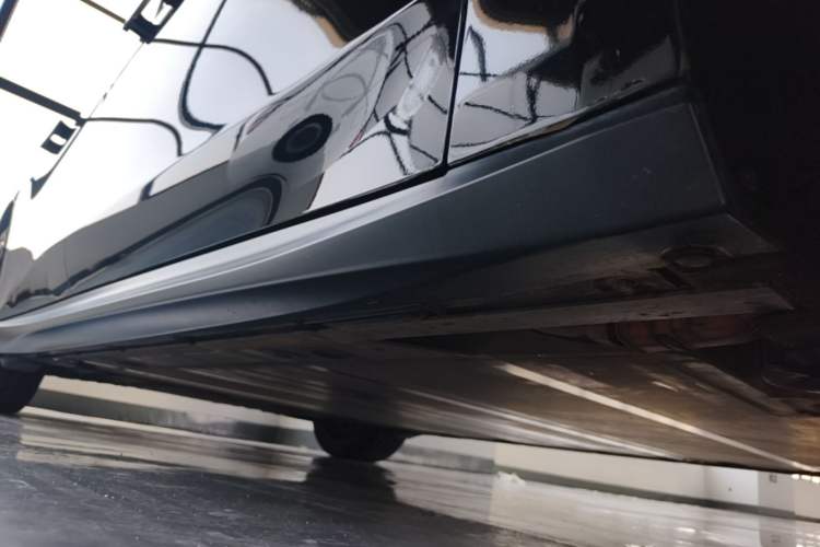 Used Nio ET5T 2024 75kWh Touring Right Side Sill