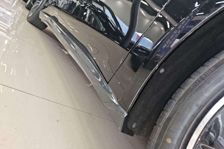 Used Nio ET5T 2024 75kWh Touring Right Side Sill
