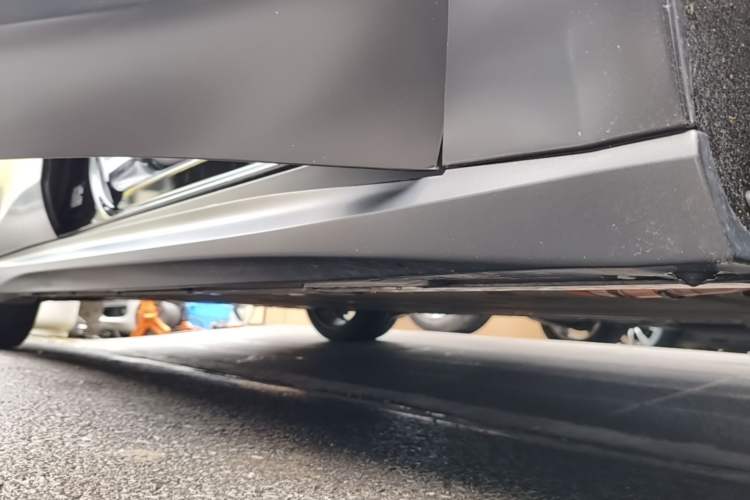 Used Nio ET5T 2024 75kWh Touring Right Side Sill