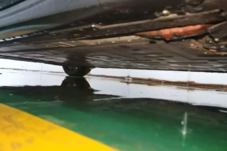 Used Nio ET5T 2024 75kWh Touring Right Side Sill
