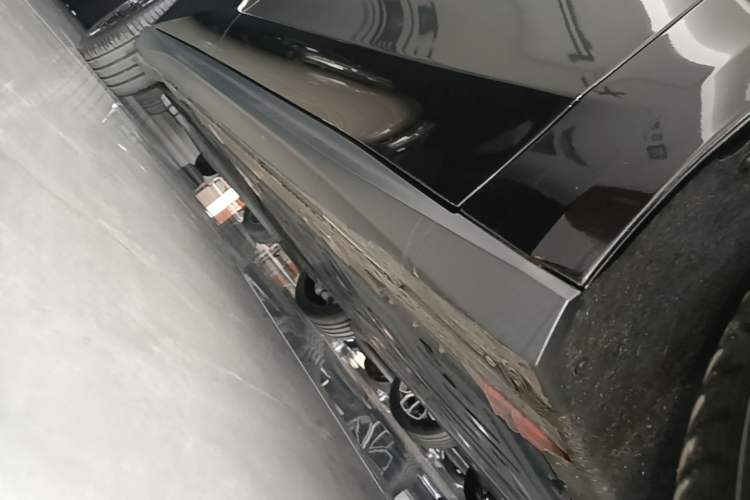 Used Nio ET5T 2024 75kWh Touring Right Side Sill