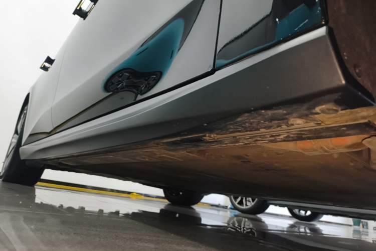 Used Nio ET5T 2024 75kWh Touring Right Side Sill