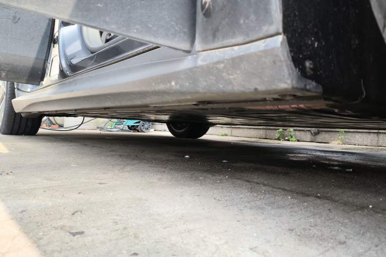 Used Nio ET5T 2024 75kWh Touring Right Side Sill