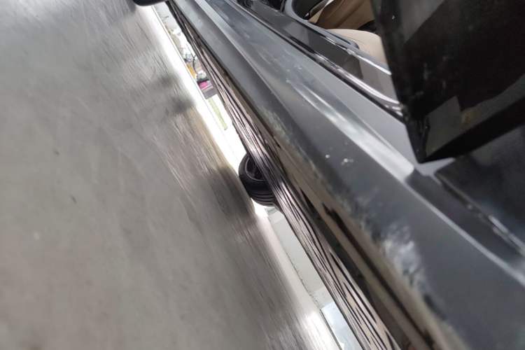 Used Nio ET5T 2024 75kWh Touring Right Side Sill