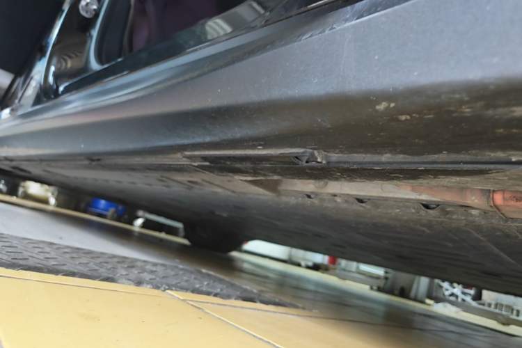 Used Nio ET5T 2024 75kWh Touring Right Side Sill