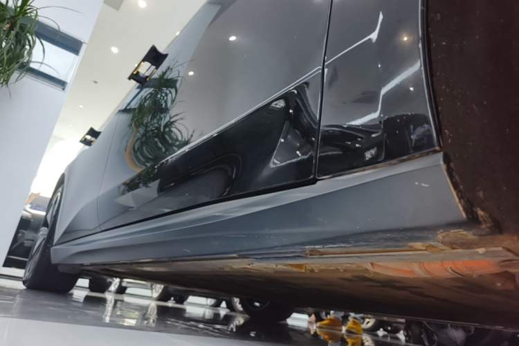 Used Nio ET5T 2024 75kWh Touring Right Side Sill