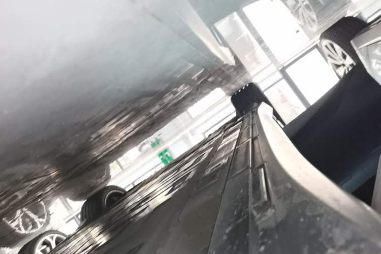 Used Nio ET5T 2024 75kWh Touring Right Side Sill