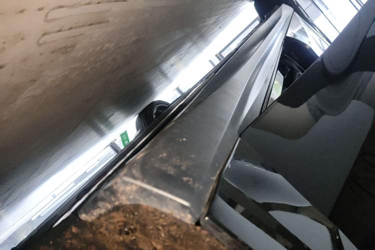 Used Nio ET5T 2024 75kWh Touring Right Side Sill