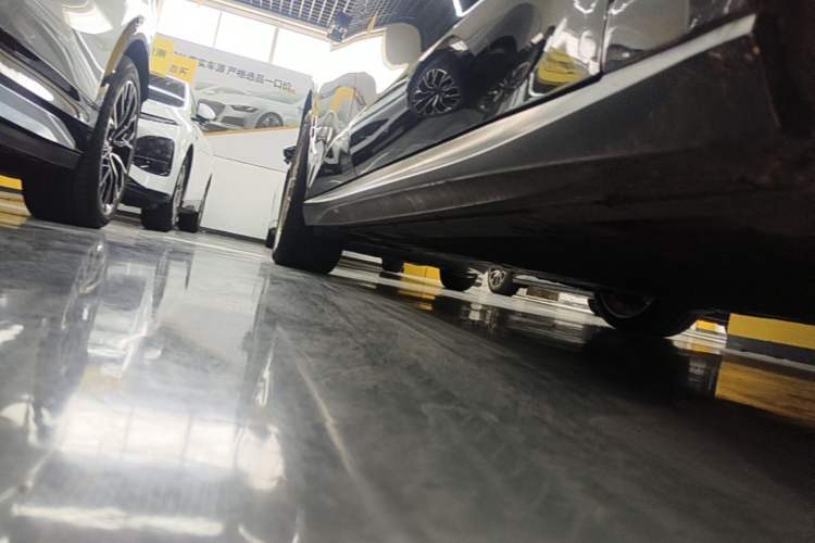 Used Nio ET5T 2024 75kWh Touring Right Side Sill