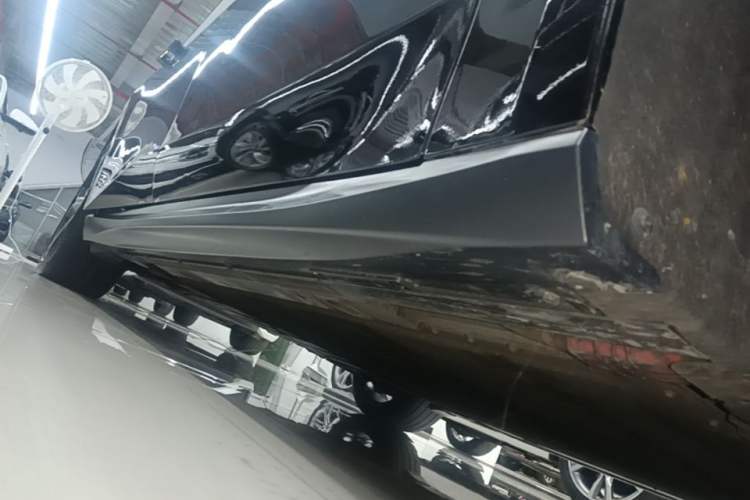 Used Nio ET5T 2024 75kWh Touring Right Side Sill