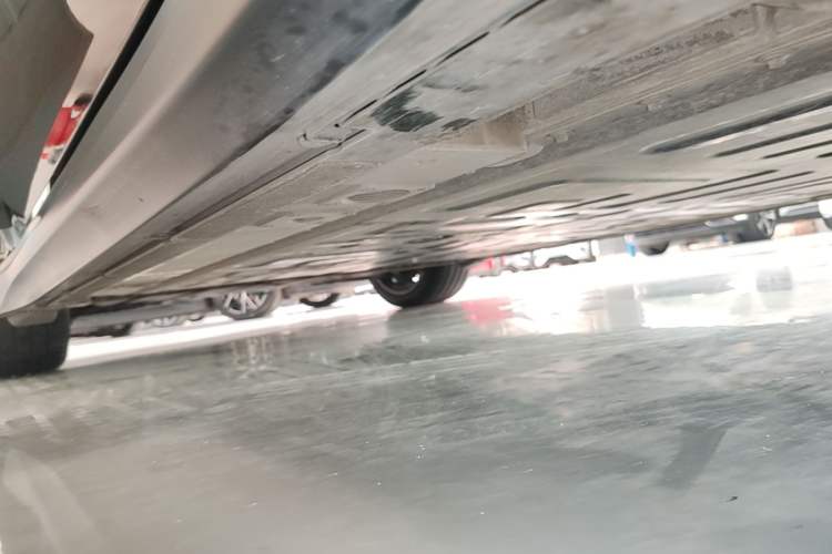 Used Nio ET5T 2024 75kWh Touring Right Side Sill