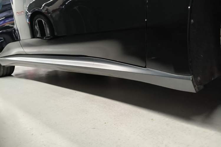 Used Nio ET5T 2024 75kWh Touring Right Side Sill