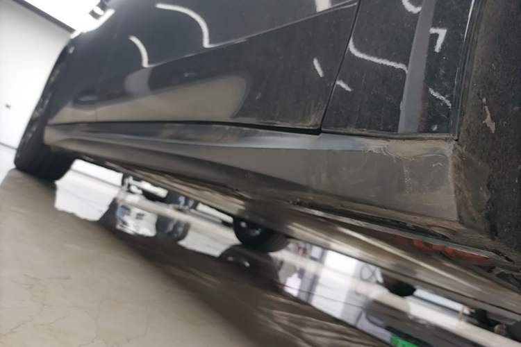 Used Nio ET5T 2024 75kWh Touring Right Side Sill