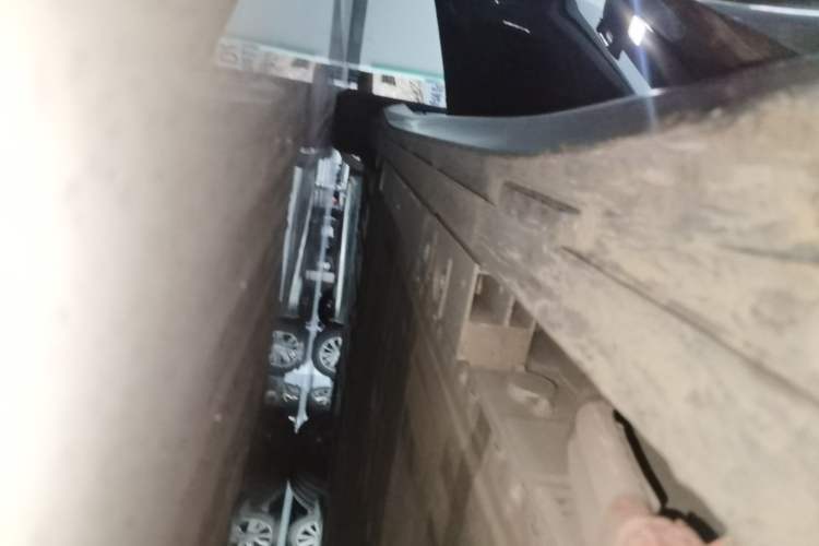 Used Nio ET5T 2024 75kWh Touring Right Side Sill