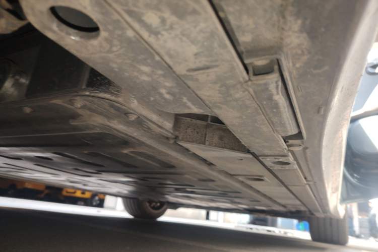 Used Nio ET5T 2024 75kWh Touring Right Side Sill
