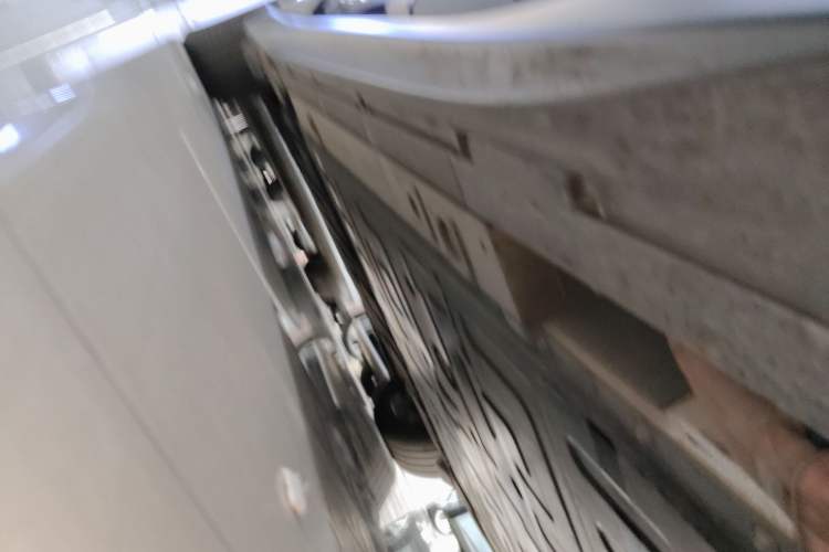 Used Nio ET5T 2024 75kWh Touring Right Side Sill