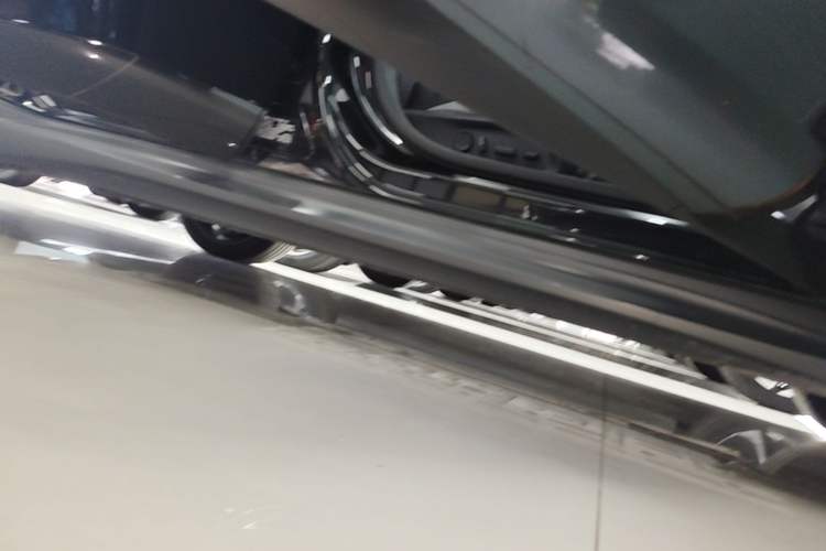 Used Nio ET5T 2024 75kWh Touring Right Side Sill