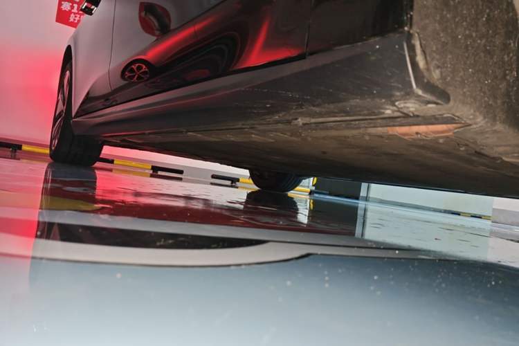 Used Nio ET5T 2024 75kWh Touring Right Side Sill
