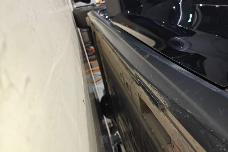 Used Nio ET5T 2024 75kWh Touring Right Side Sill