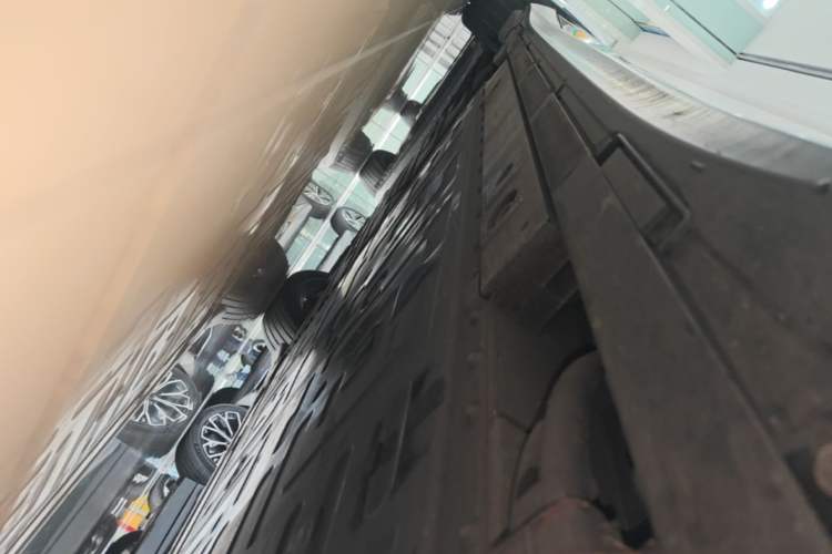Used Nio ET5T 2024 75kWh Touring Right Side Sill