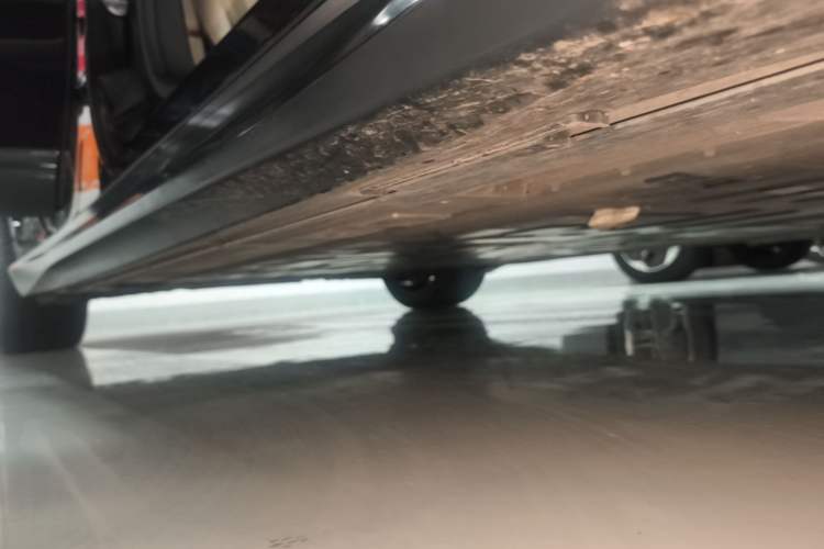 Used Nio ET5T 2024 75kWh Touring Right Side Sill
