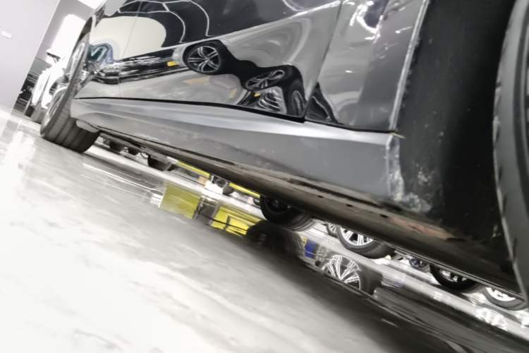 Used Nio ET5T 2024 75kWh Touring Right Side Sill