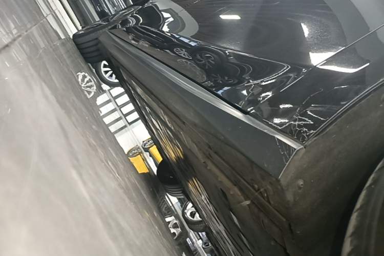 Used Nio ET5T 2024 75kWh Touring Right Side Sill