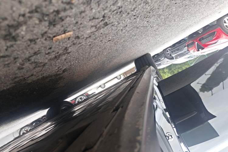 Used Nio ET5T 2024 75kWh Touring Right Side Sill