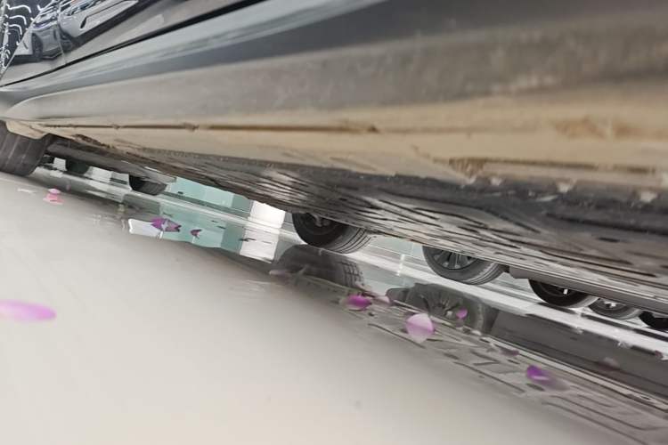 Used Nio ET5T 2024 75kWh Touring Right Side Sill