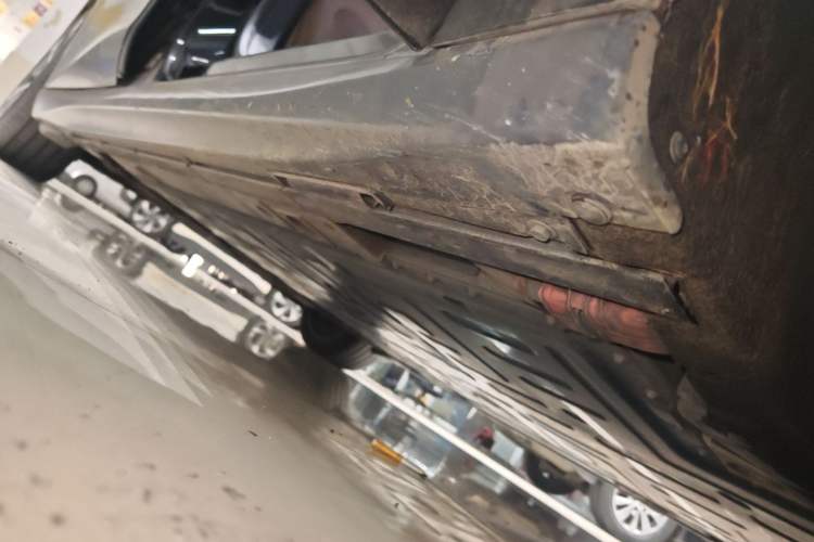 Used Nio ET5T 2024 75kWh Touring Right Side Sill