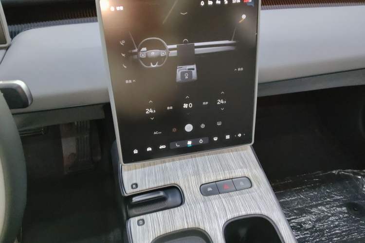 Used Nio ET5T 2024 75kWh Touring Audio And AC Panel