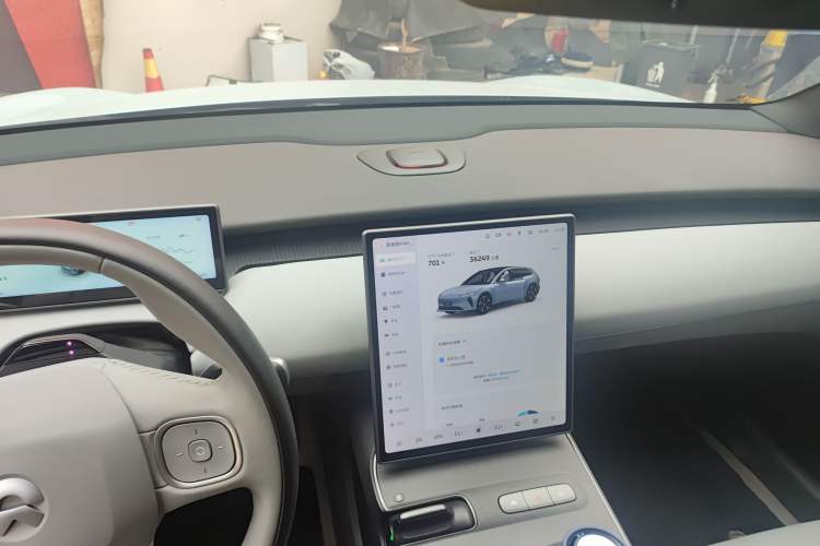 Used Nio ET5T 2024 75kWh Touring Audio And AC Panel