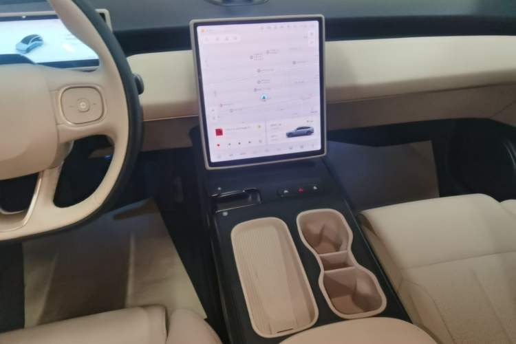 Used Nio ET5T 2024 75kWh Touring Audio And AC Panel