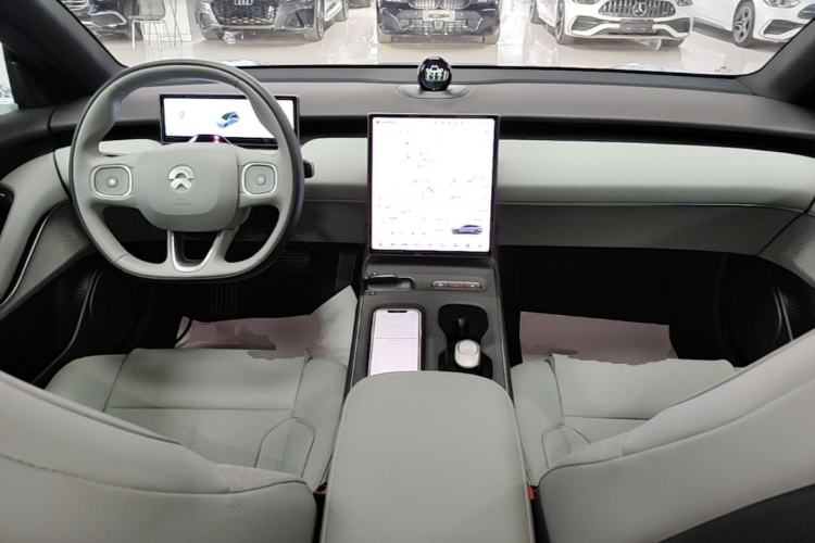 Used Nio ET5T 2024 75kWh Touring Center Console