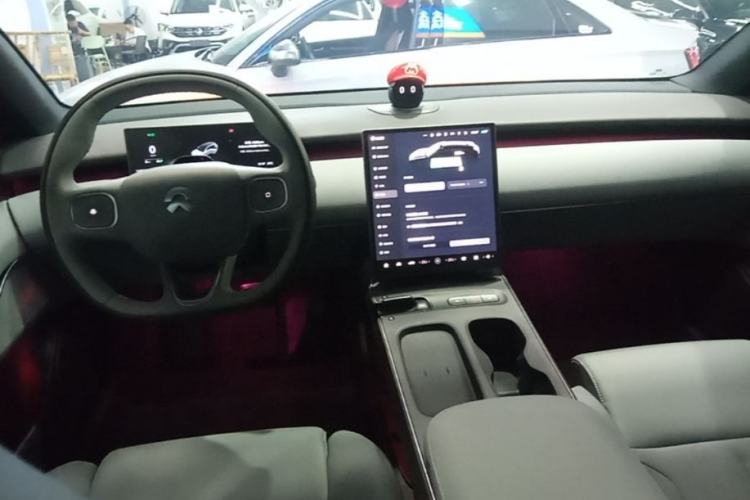 Used Nio ET5T 2024 75kWh Touring Center Console