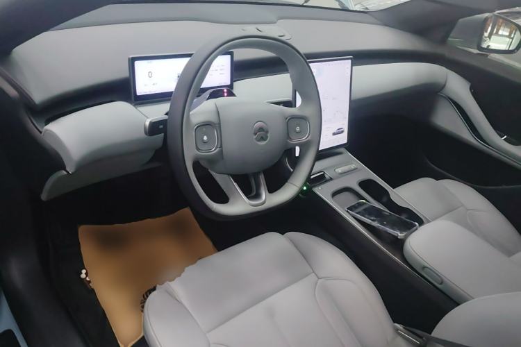 Used Nio ET5T 2024 75kWh Touring Center Console
