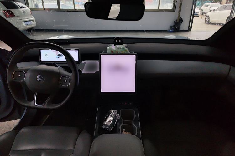 Used Nio ET5T 2024 75kWh Touring Center Console