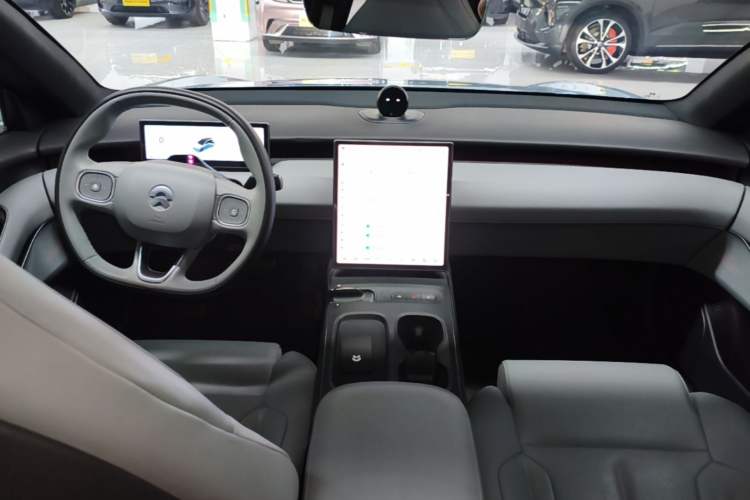Used Nio ET5T 2024 75kWh Touring Center Console