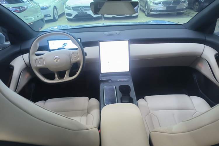 Used Nio ET5T 2024 75kWh Touring Center Console
