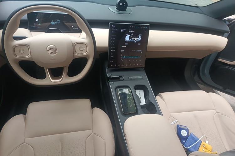 Used Nio ET5T 2024 75kWh Touring Center Console