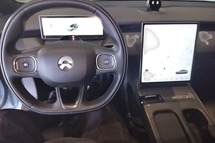 Used Nio ET5T 2024 75kWh Touring Center Console