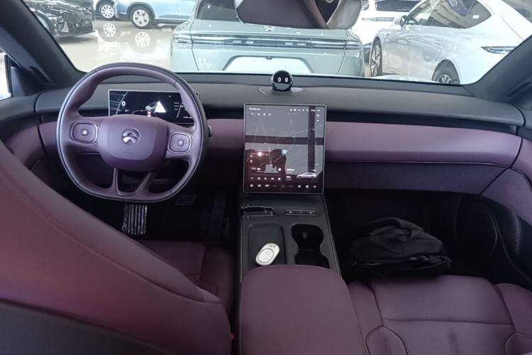 Used Nio ET5T 2024 75kWh Touring Center Console