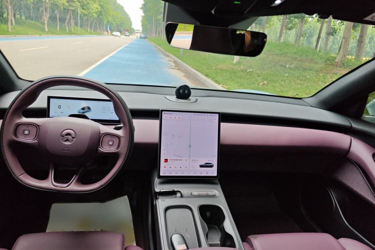 Used Nio ET5T 2024 75kWh Touring Center Console