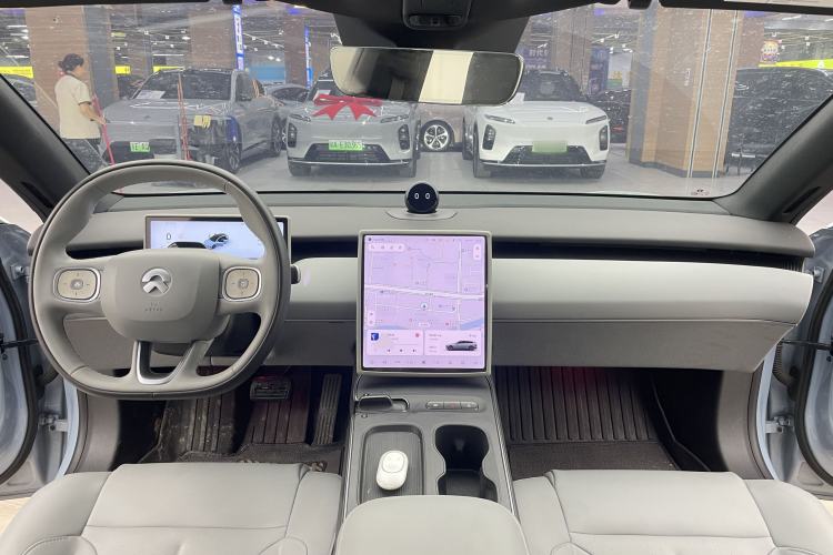 Used Nio ET5T 2024 75kWh Touring Center Console